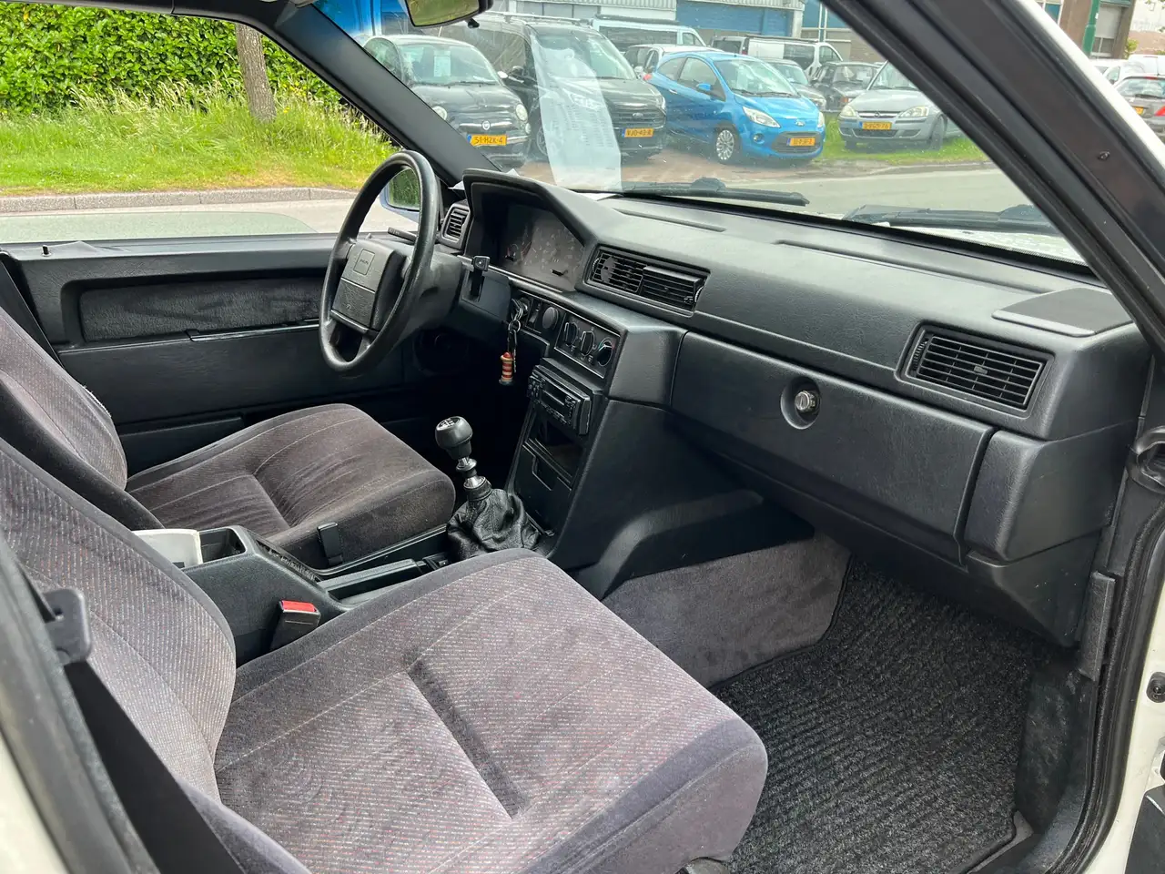Volvo 940 2.0i Polar *APK 04-2028! Veel ruimte en ouderwets, foto 6