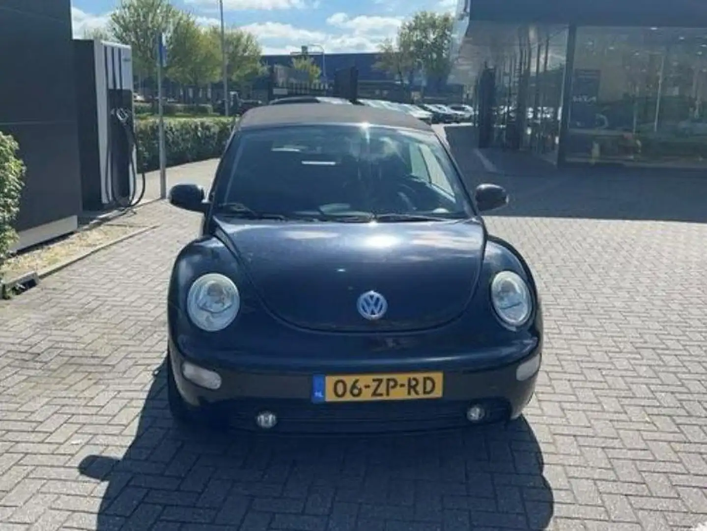Volkswagen New Beetle New Beetle 1.6 cabriolet Zwart - 2