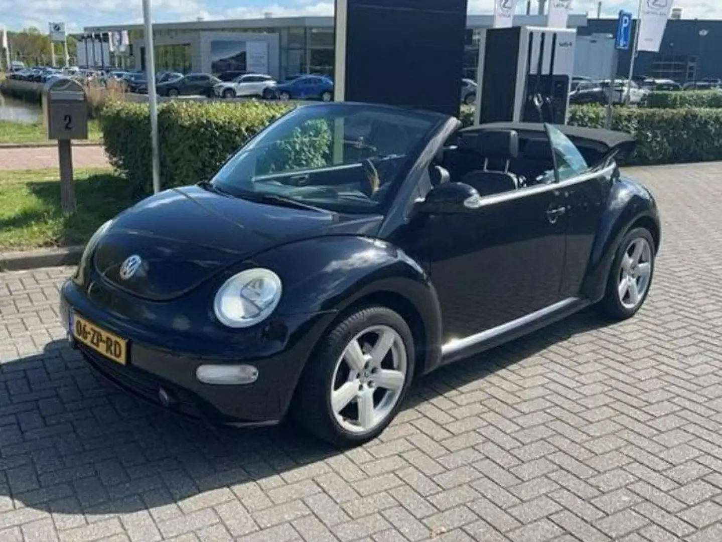 Volkswagen New Beetle New Beetle 1.6 cabriolet Zwart - 1