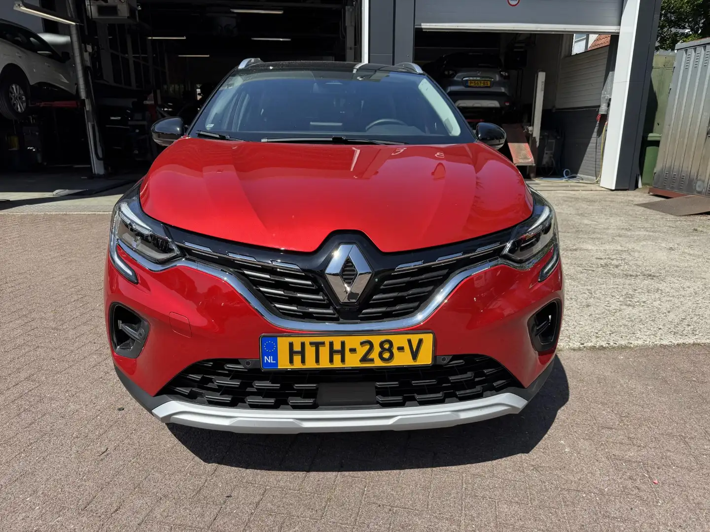 Renault Captur 1.3 TCe 140pk EDC Techno Rouge - 2