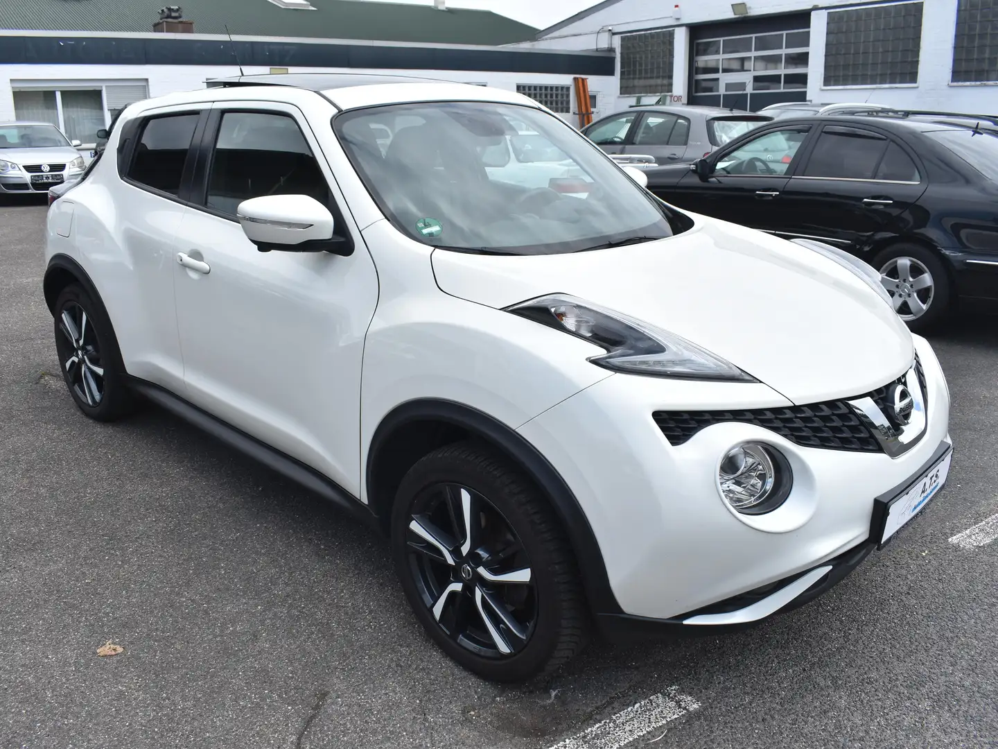 Nissan Juke Tekna 4x4 AUTOMATIK*SITZHZ*PANO*LEDER*SCHECKHEFT Bianco - 2