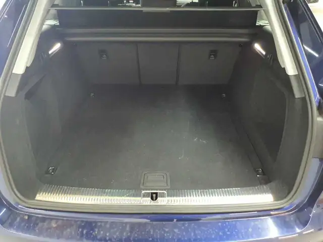 Audi A4 view 12