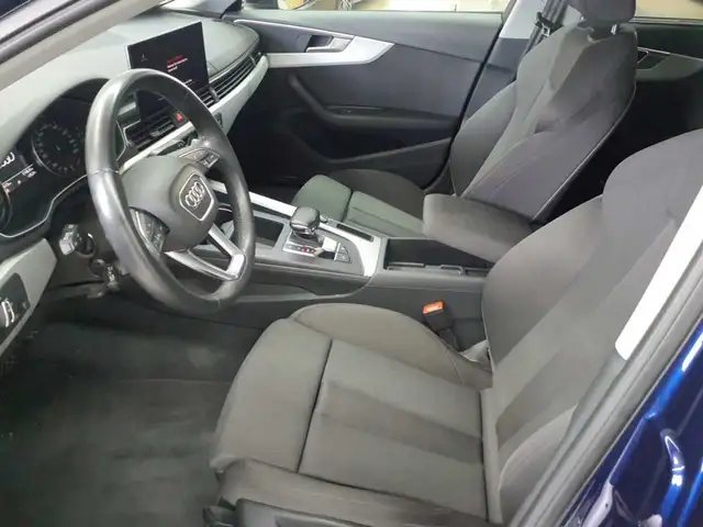 Audi A4 view 3