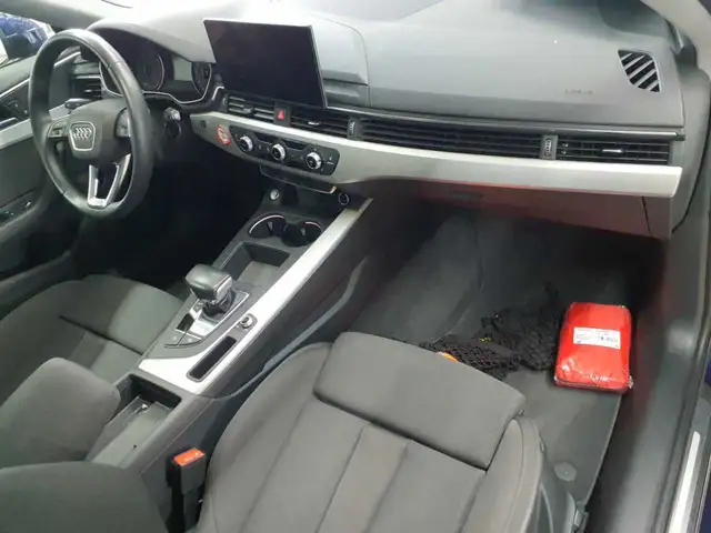 Audi A4 view 6
