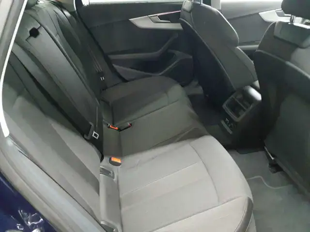 Audi A4 view 13