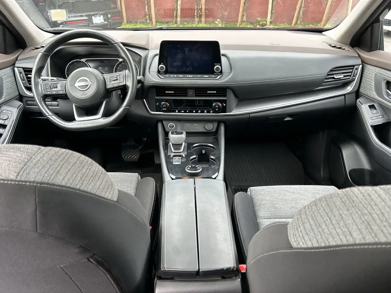 Nissan Rogue снимка Nissan Rogue