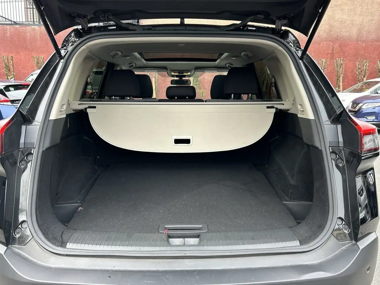 Nissan Rogue снимка Nissan Rogue