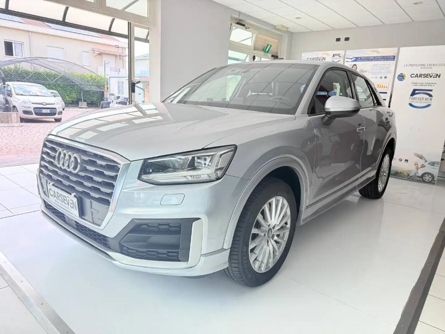 Audi Q2 30 1.0 tfsi S line edition my20 Silber - 1