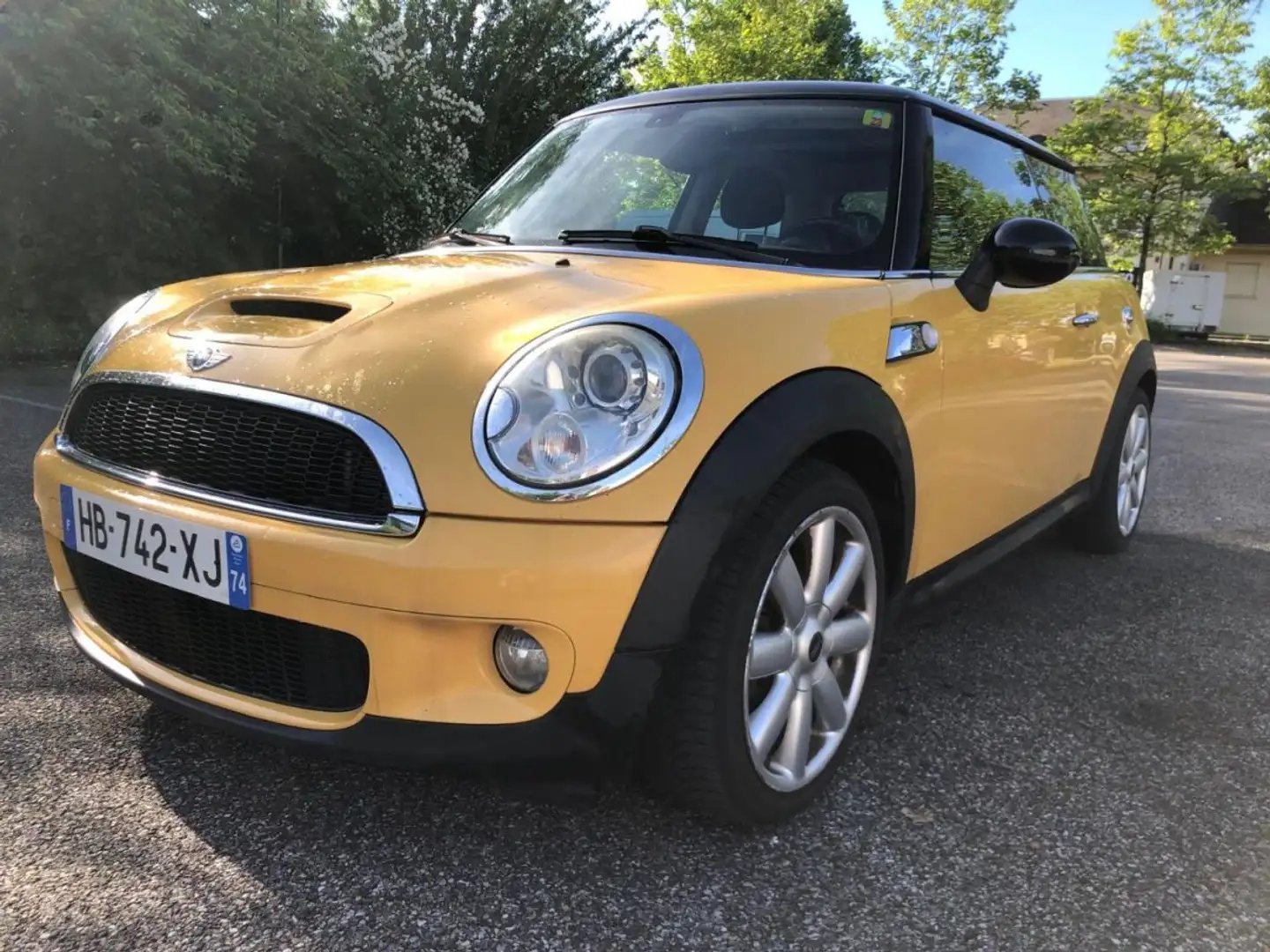 MINI One 1.6i - 16V TURBO COOPER S Jaune - 1
