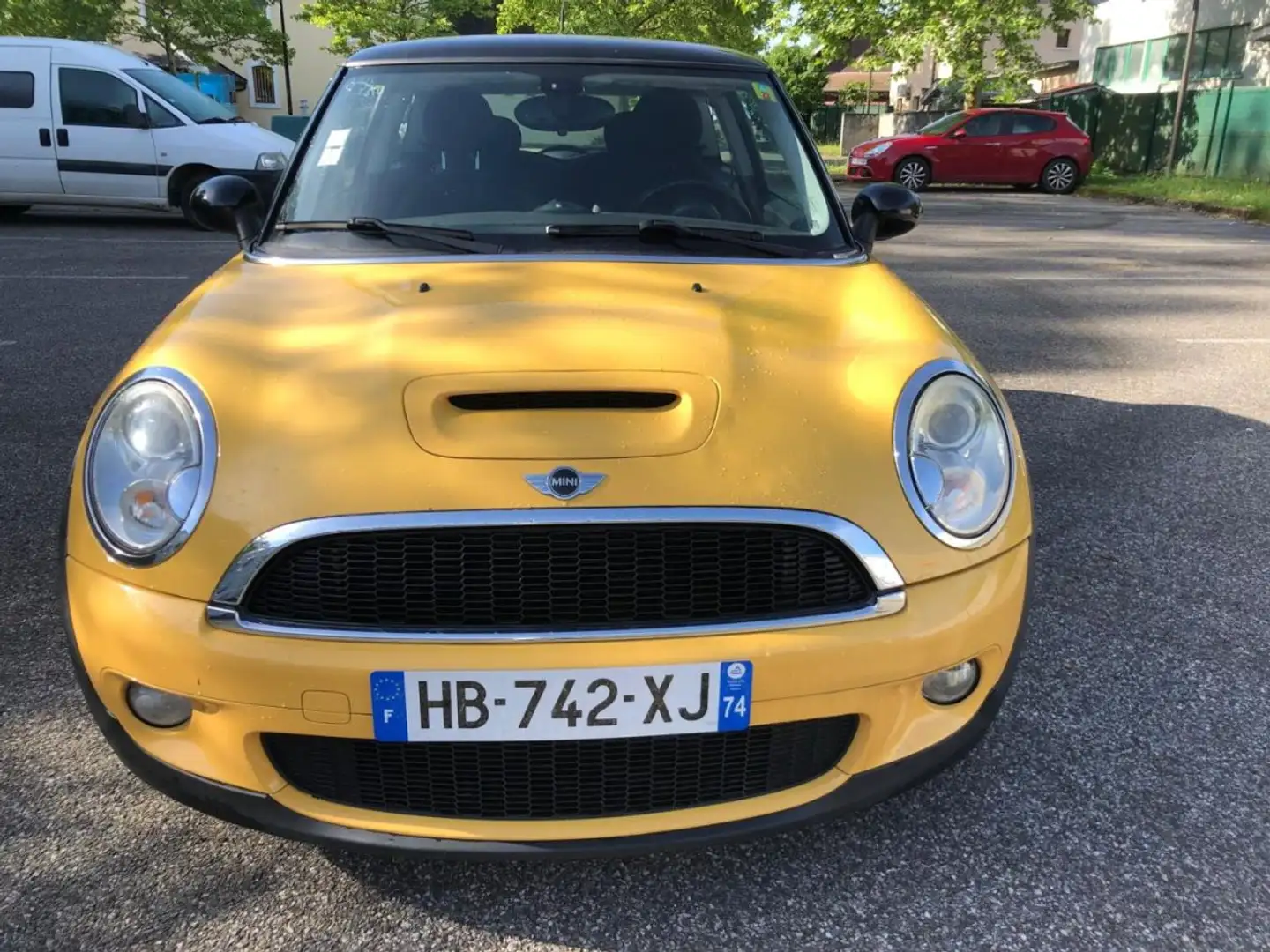 MINI One 1.6i - 16V TURBO COOPER S Jaune - 2