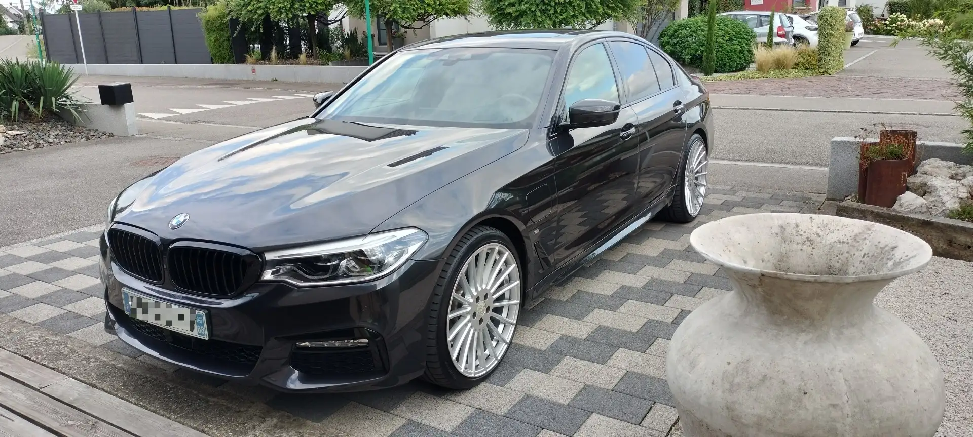 BMW 530 530e iPerformance 252 ch BVA8 M Sport Noir - 1