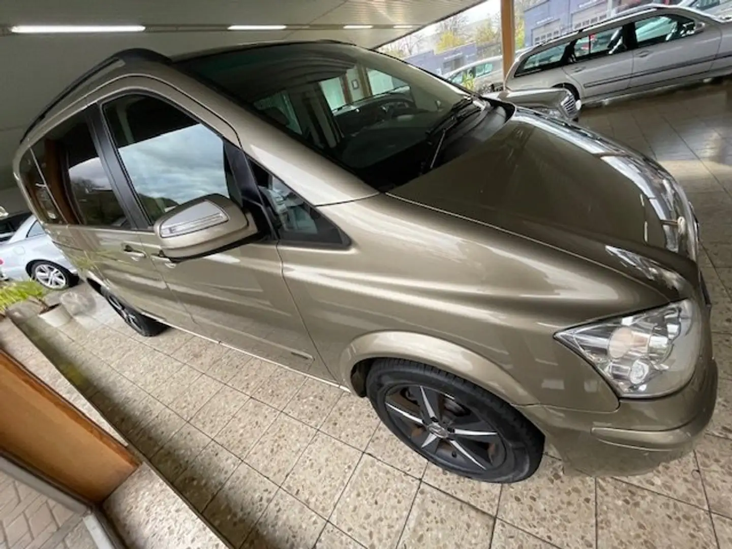 Mercedes-Benz Viano 3.0 CDI Trend Edition Kompakt (639.811) Beige - 2