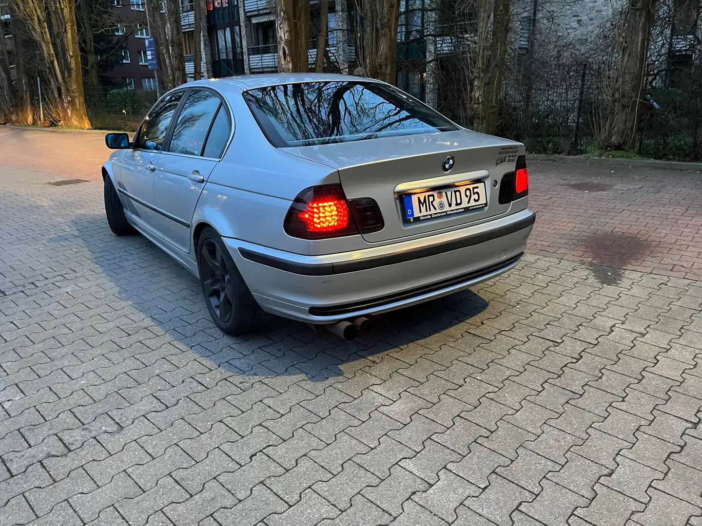 BMW 323 323i Exclusiv Edition Zilver - 2