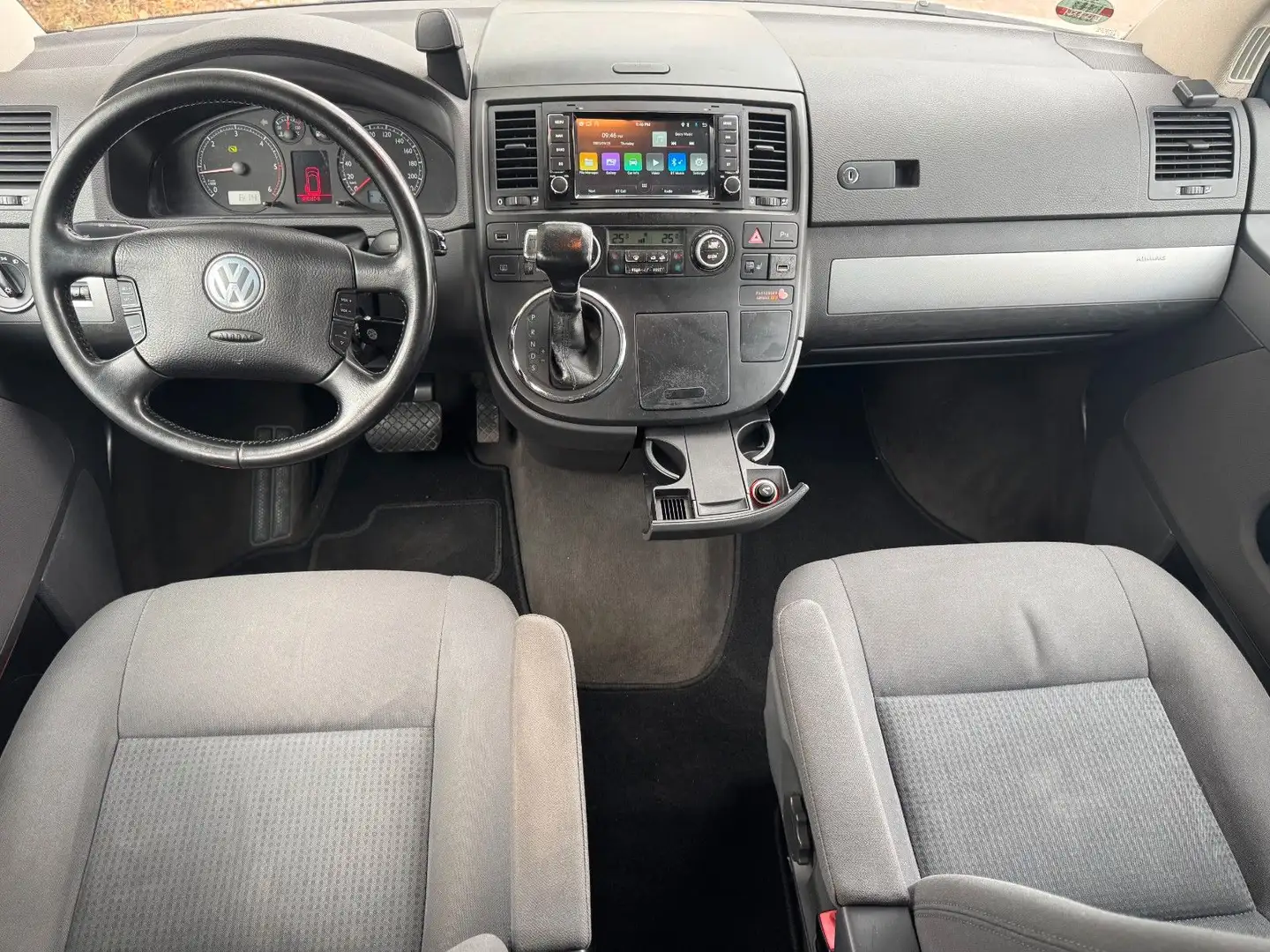 Volkswagen T5 Multivan *7 SITZE*BETT*STANDHZG*KLIMA Grau - 2