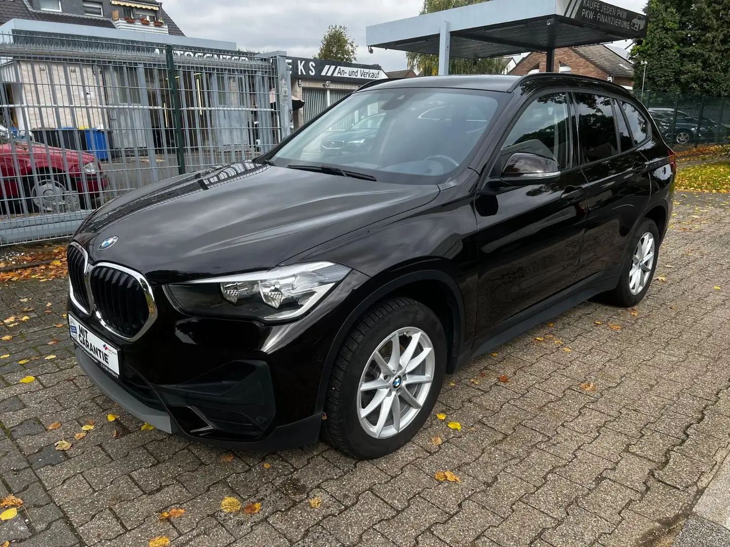 BMW X1 sDrive18d Advantage 1.HD/PDC/NAVI/TÜV Schwarz - 2