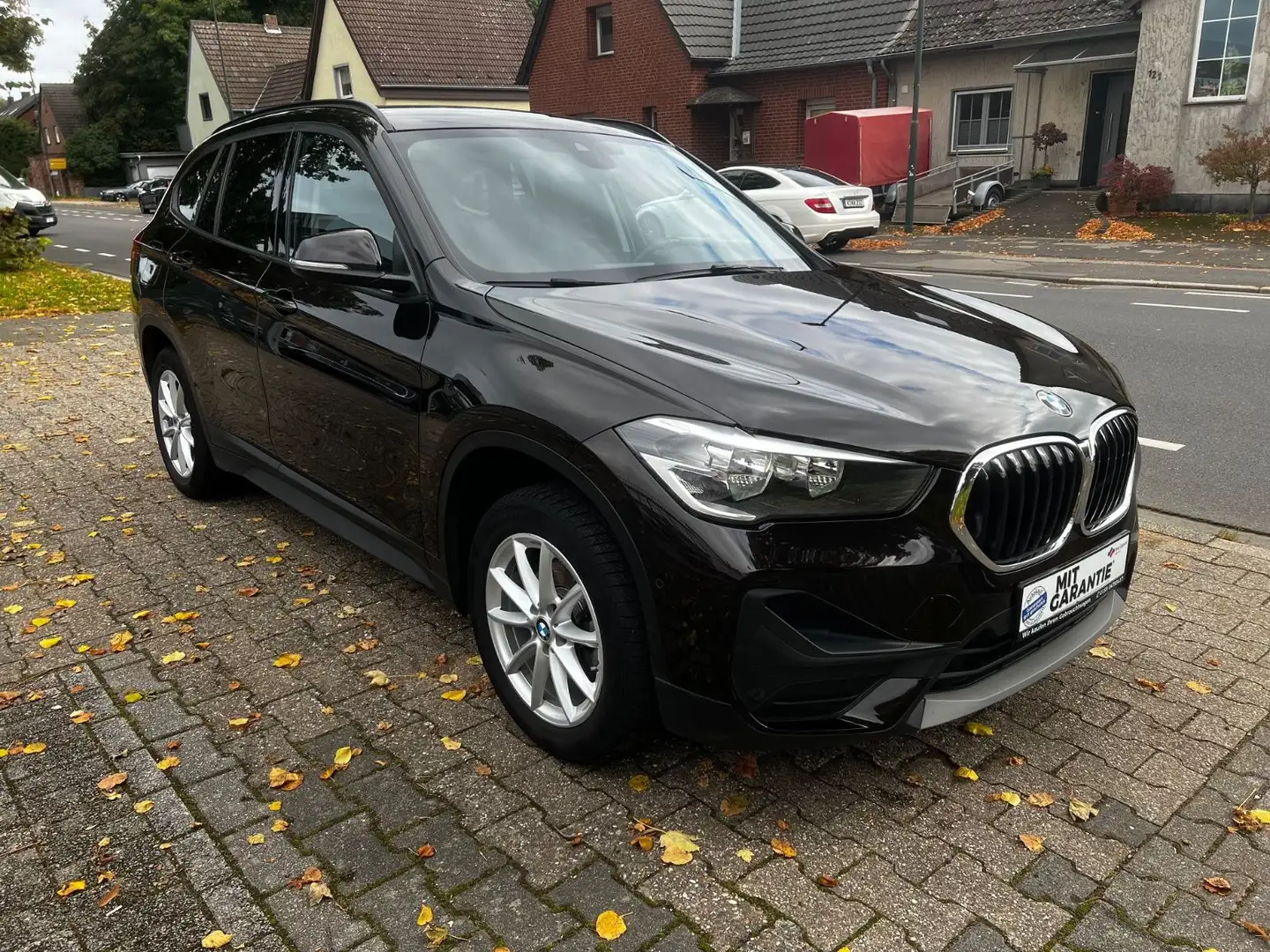BMW X1 sDrive18d Advantage 1.HD/PDC/NAVI/TÜV Schwarz - 1