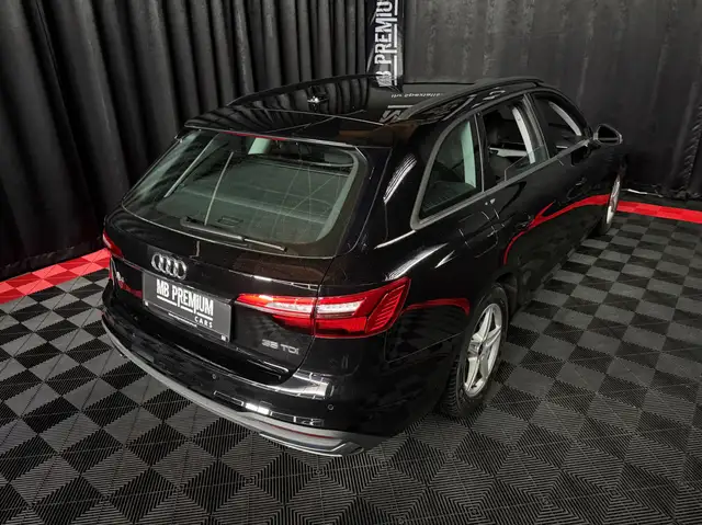 Audi A4 view 13