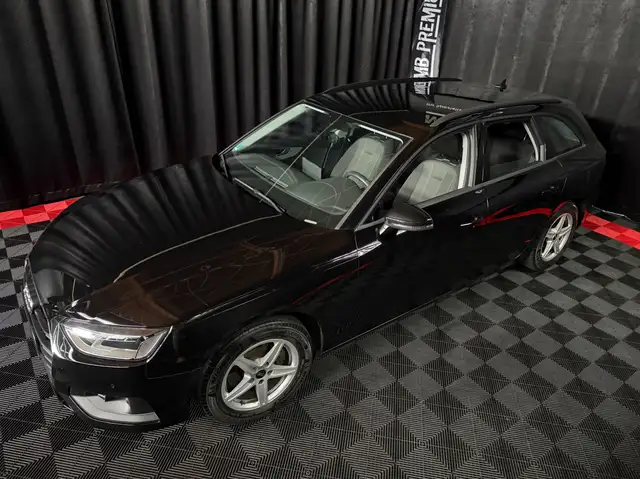 Audi A4 view 10