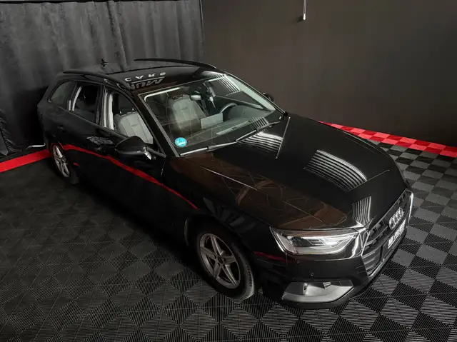 Audi A4 view 7