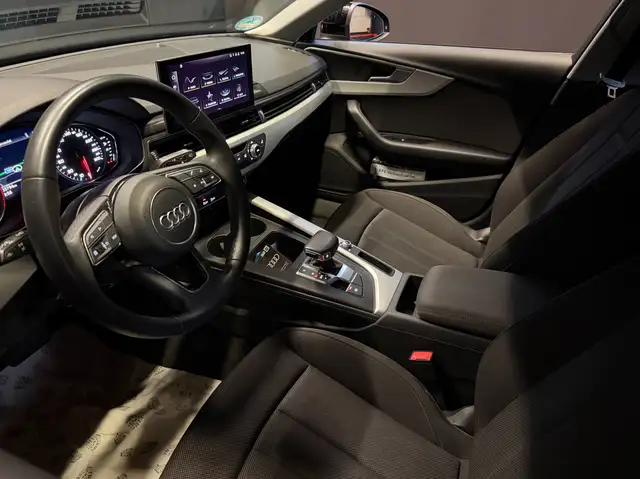 Audi A4 view 21