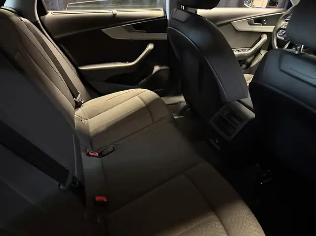Audi A4 view 25