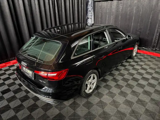 Audi A4 view 12