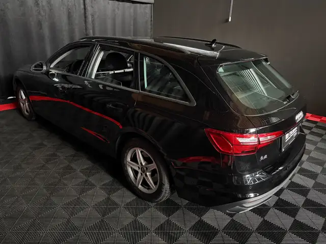 Audi A4 view 18