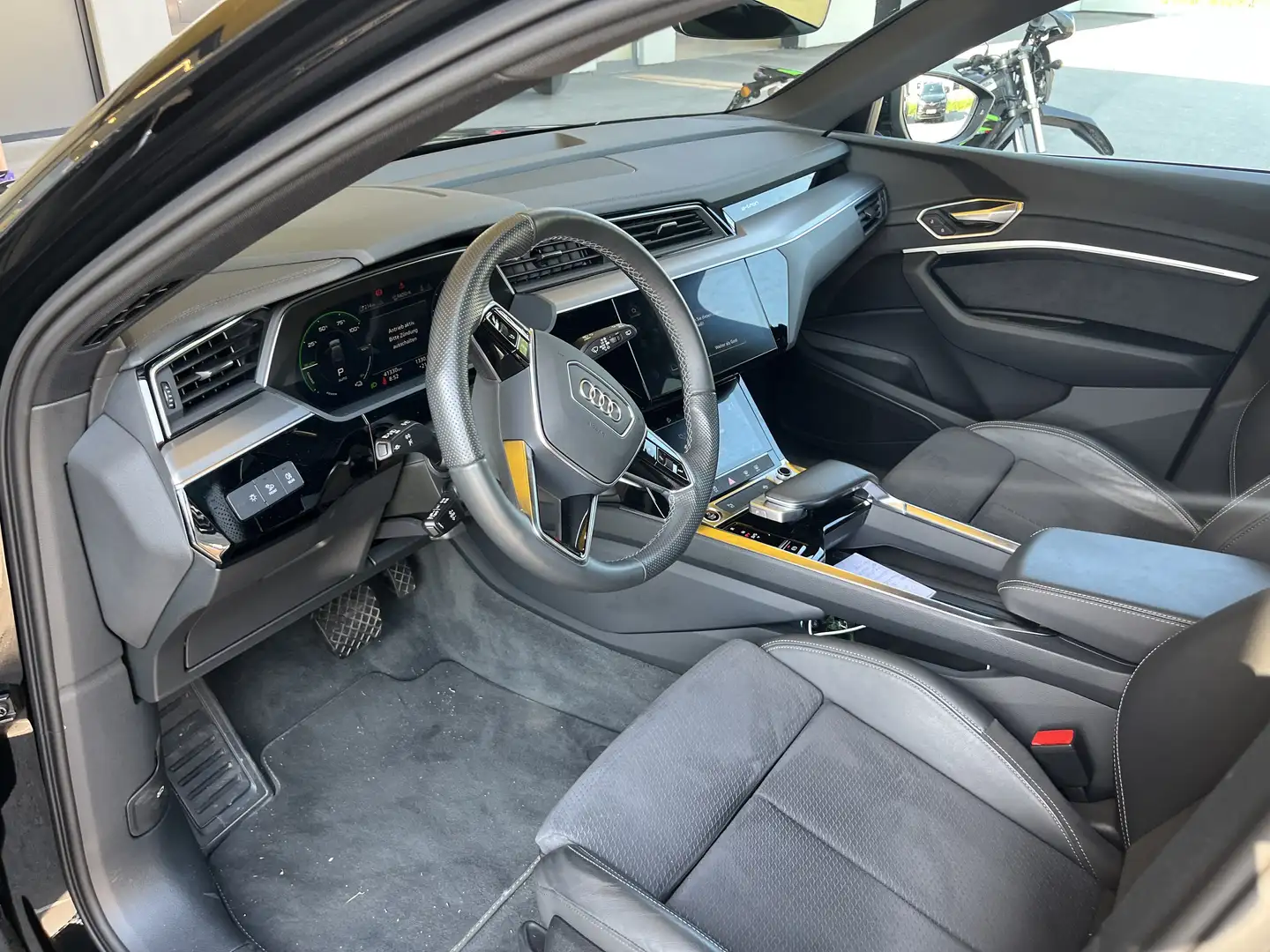 Audi e-tron 50 quattro 71kWh S-line - 2