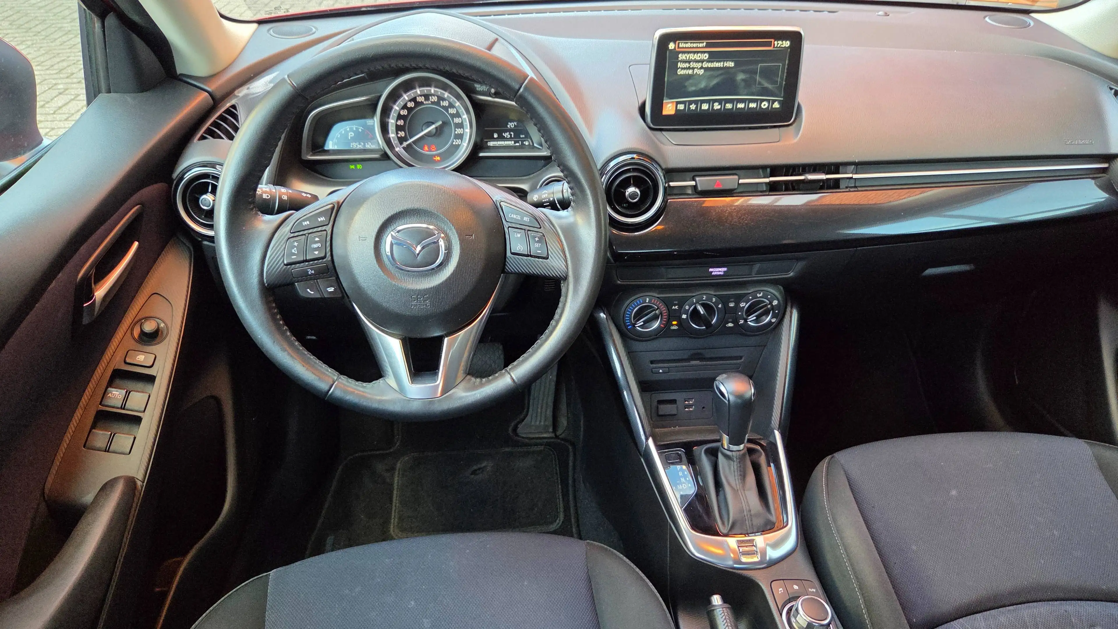 Mazda 2 1.5 Skyactiv-G Navi PDC — photo 4