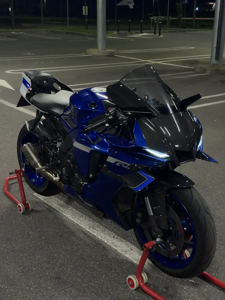 Yamaha YZF-R1