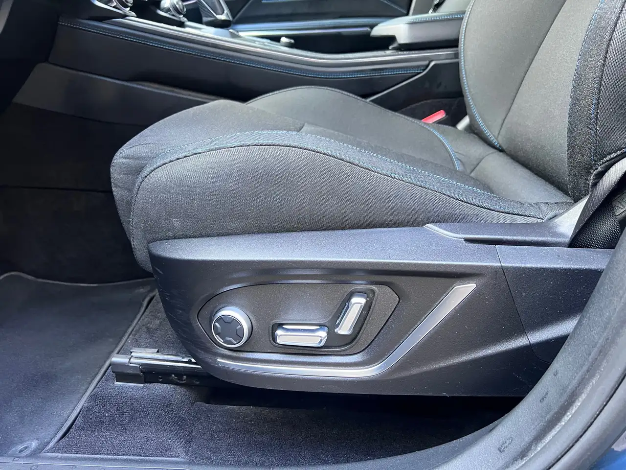Lynk & Co 01 1.5 Trekhaak SOH 94% Pano Carplay Memory Camera, миниатюра 11