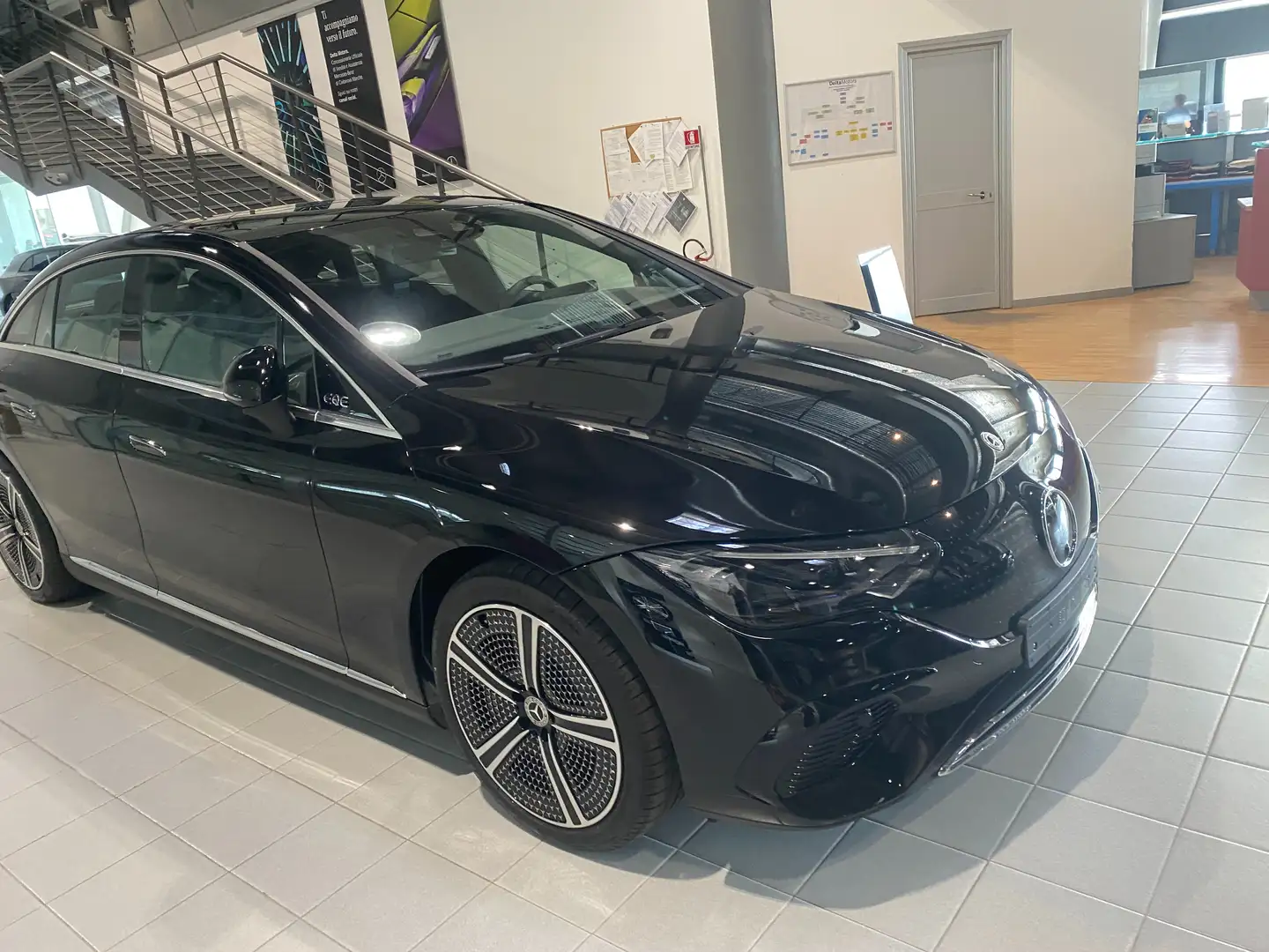 Mercedes-Benz EQE 350 + Premium Launch Edition full optional Noir - 1