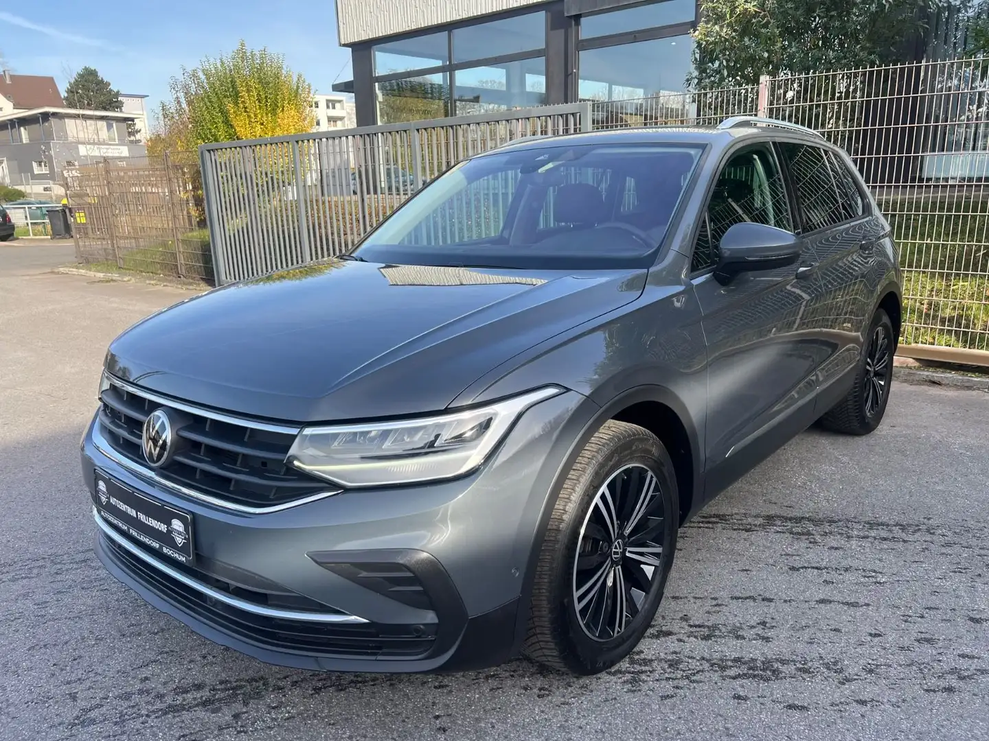 Volkswagen Tiguan Active AUTOMATIK/LED/NAVI/KAMERA/AHK!!! Gris - 1