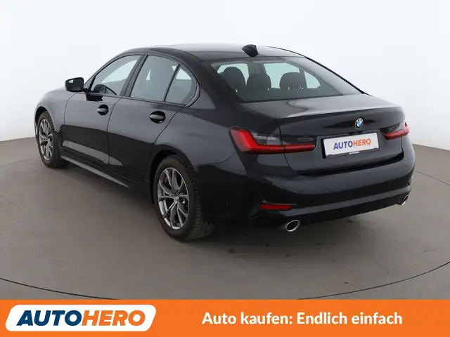 BMW 3 Series view 4