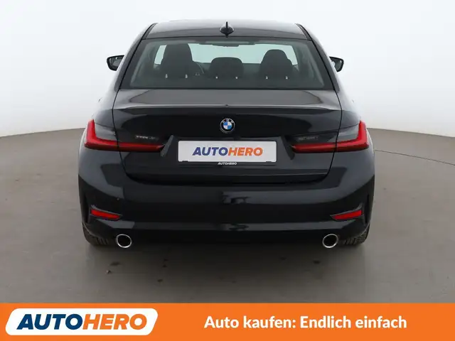 BMW 3 Series view 5