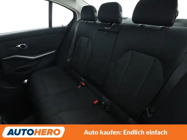 BMW 3 Series view 13