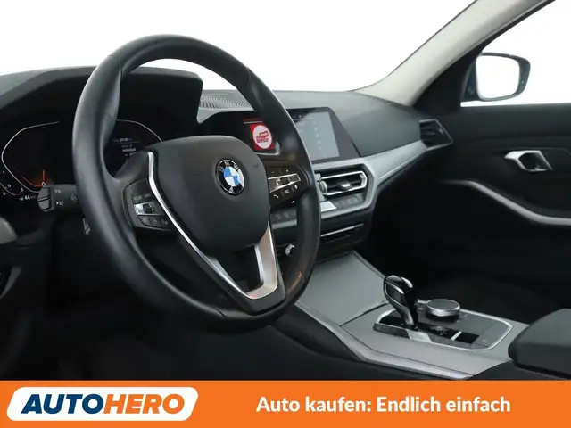 BMW 3 Series view 15