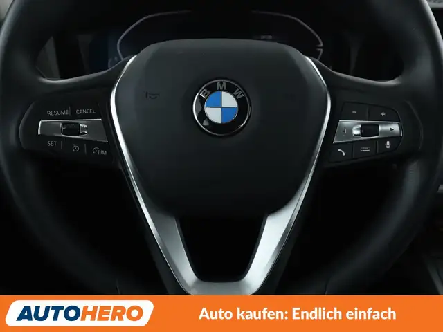 BMW 3 Series view 14
