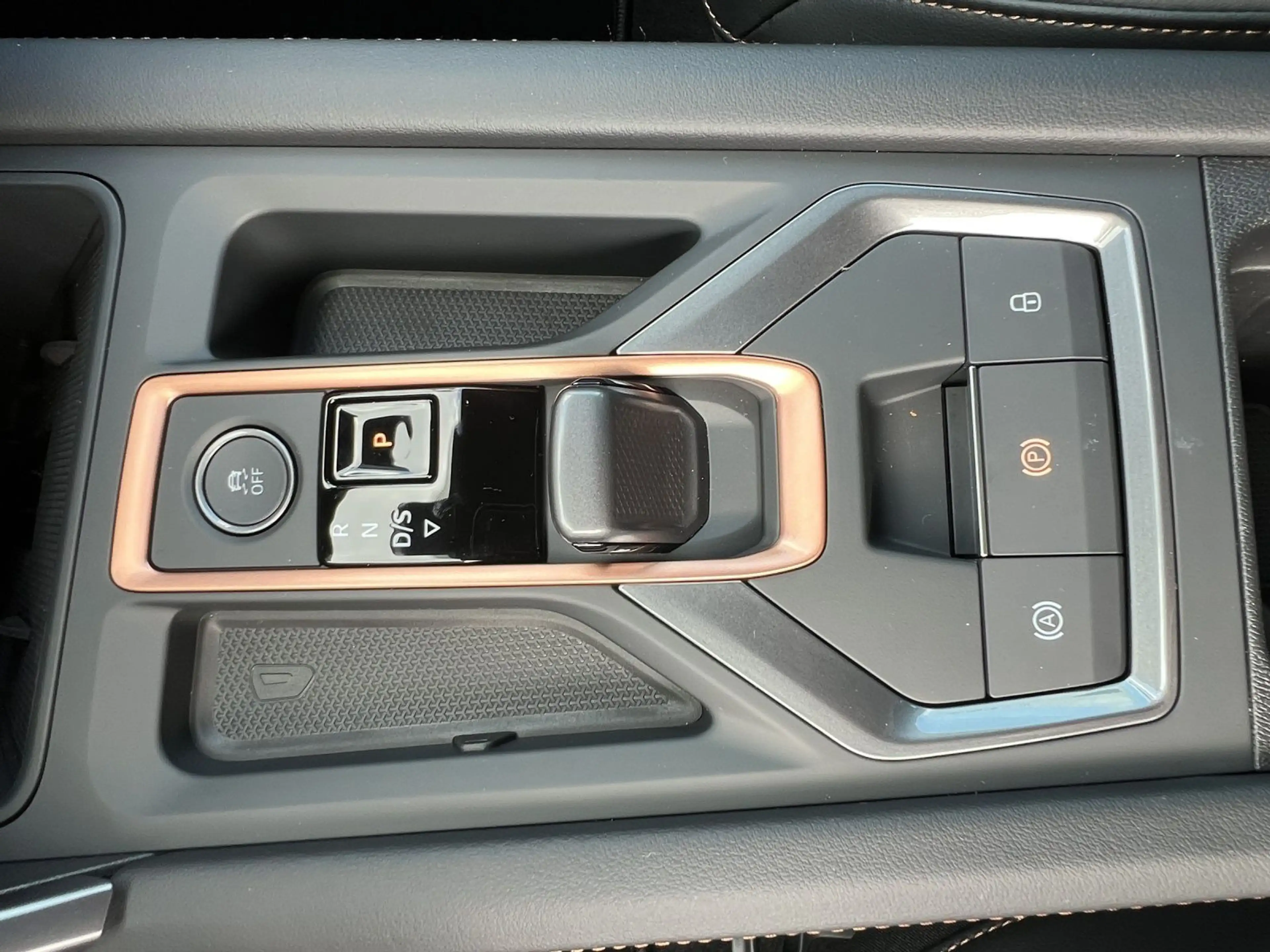 CUPRA Leon Sportstourer 1.5 e-HYBRID DSG HD MATRIX REA — photo 11