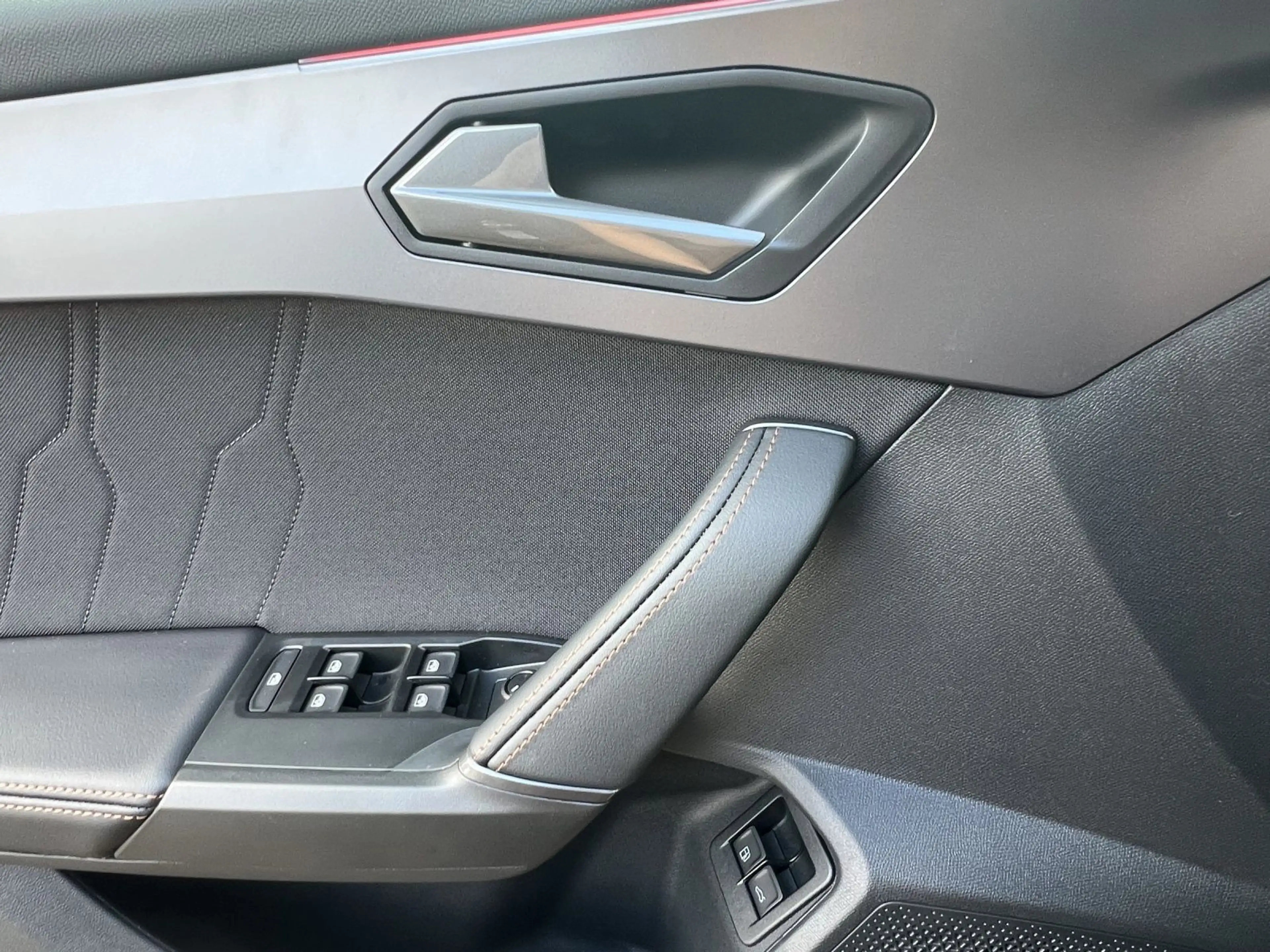 CUPRA Leon Sportstourer 1.5 e-HYBRID DSG HD MATRIX REA — photo 8