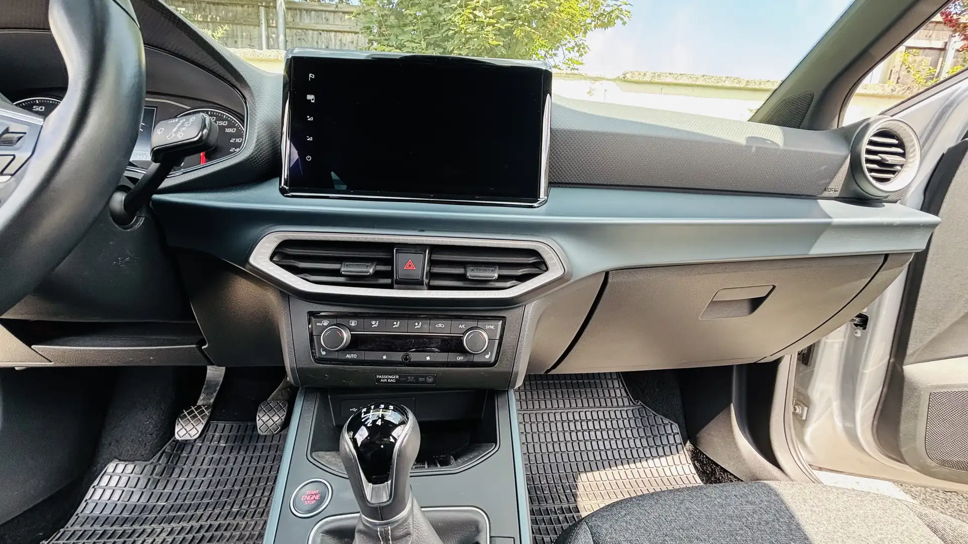 SEAT Arona Arona 1,0 Eco TSI Xperience Xperience Silber - 2