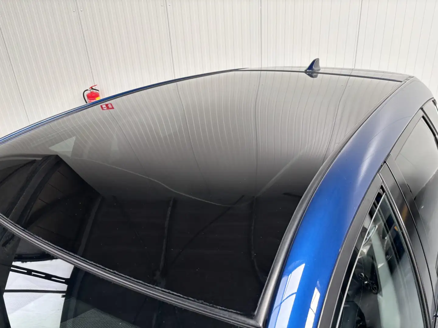 Toyota Auris 1.8 Hybrid Lease Pro Blauw - 2