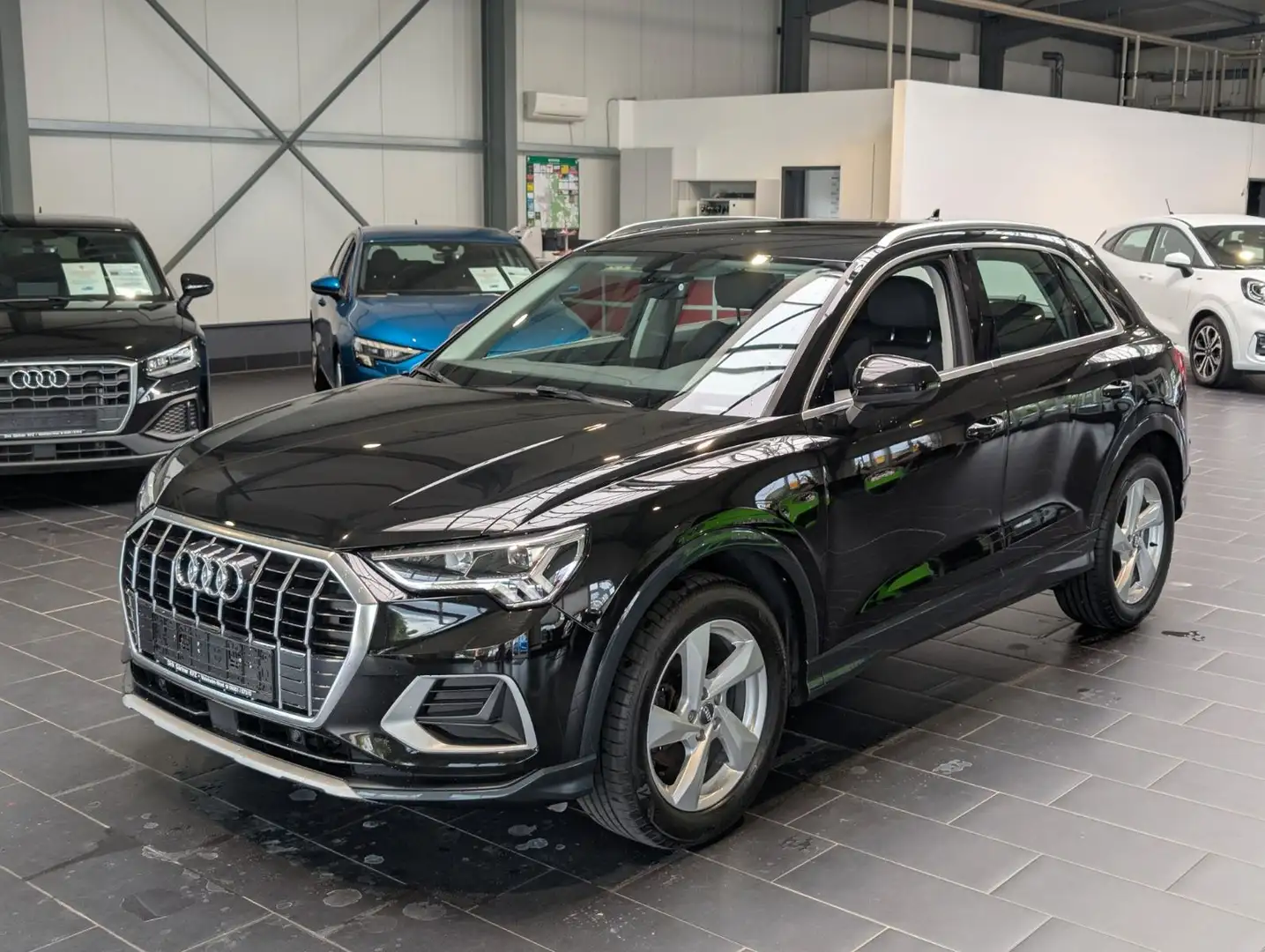 Audi Q3 35 TFSI S tronic advanced AHK Stndhzg LED Noir - 1