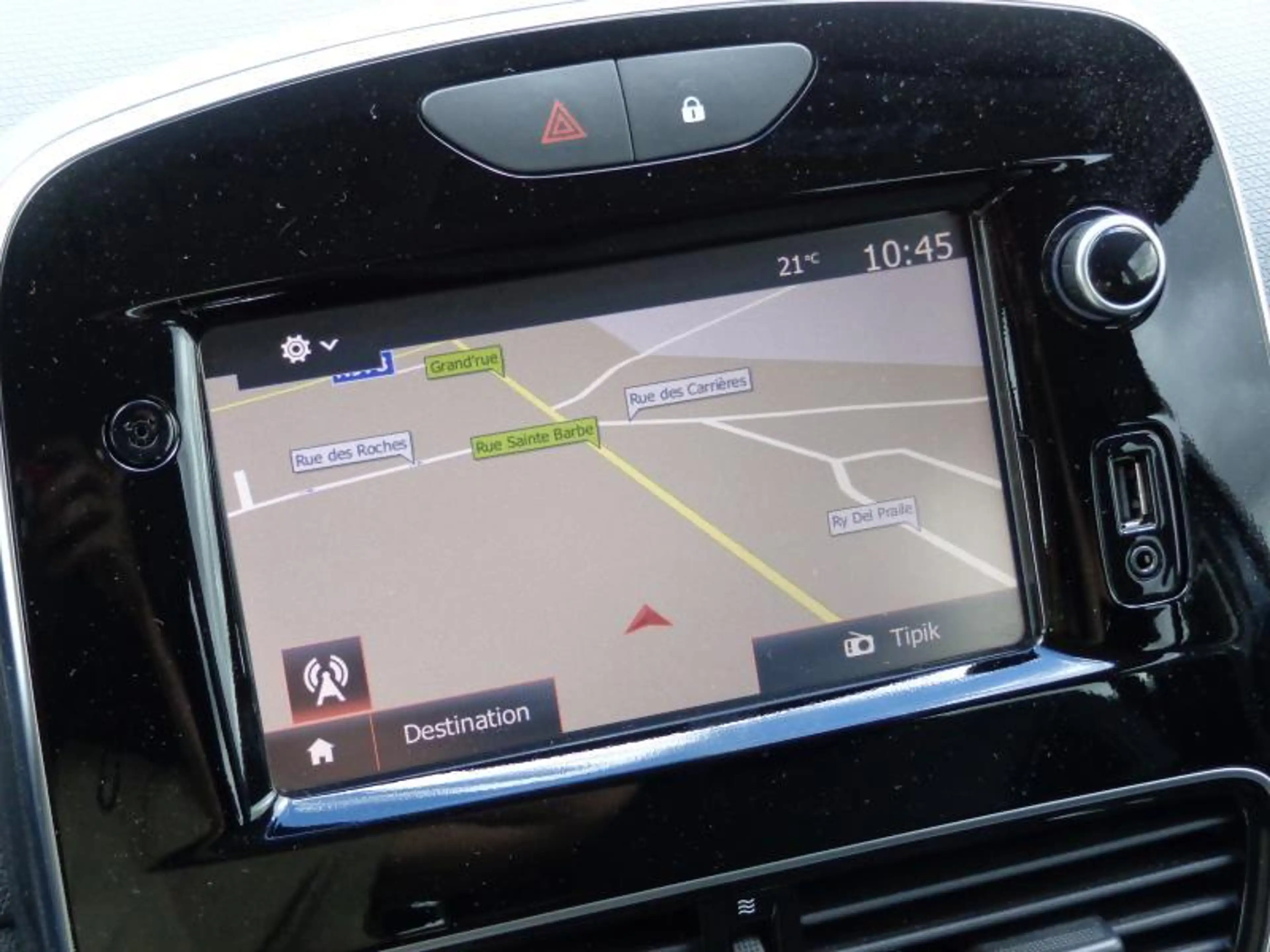 Renault Clio 1.2i - GPS - Clim - Toit pano — photo 6