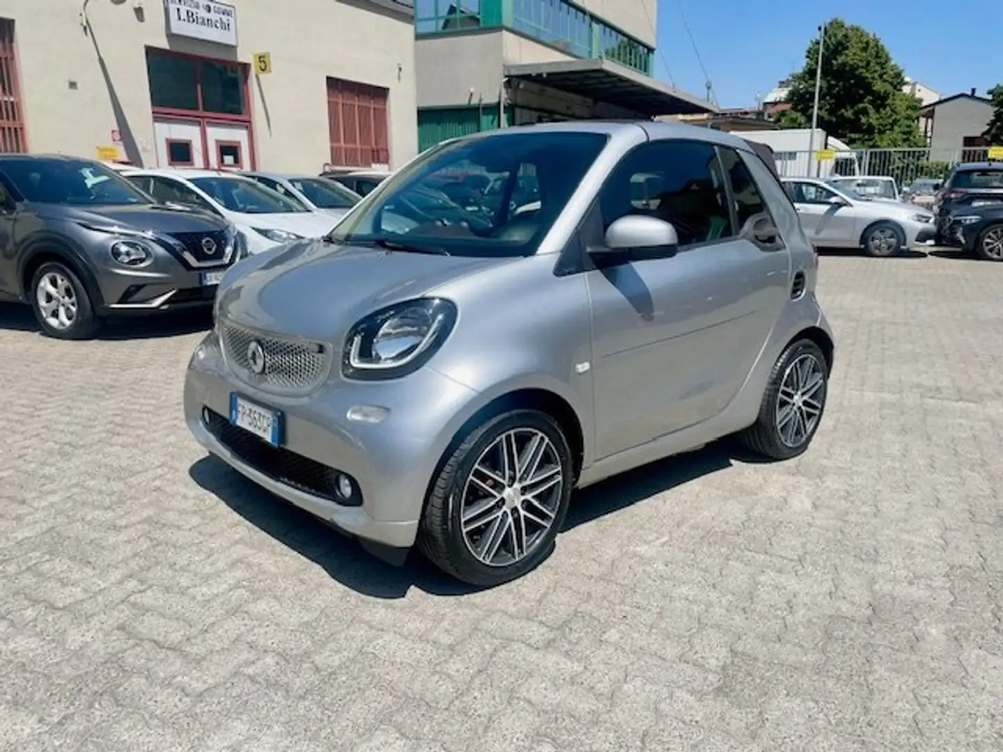 smart forTwo Fortwo Cabrio 0.9 t Perfect 90cv Auto. Brabus Argento - 1