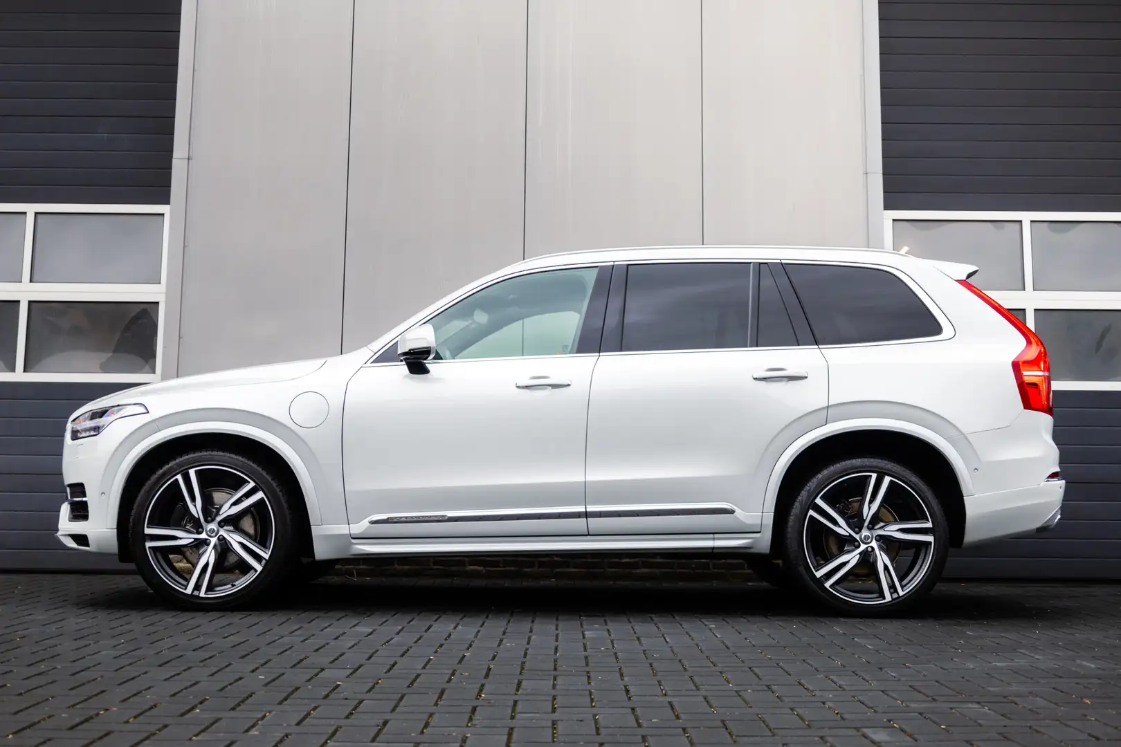 Volvo XC90 2.0 T8 408 pk Twin Engine AWD Inscription 7-persoo Wit - 2