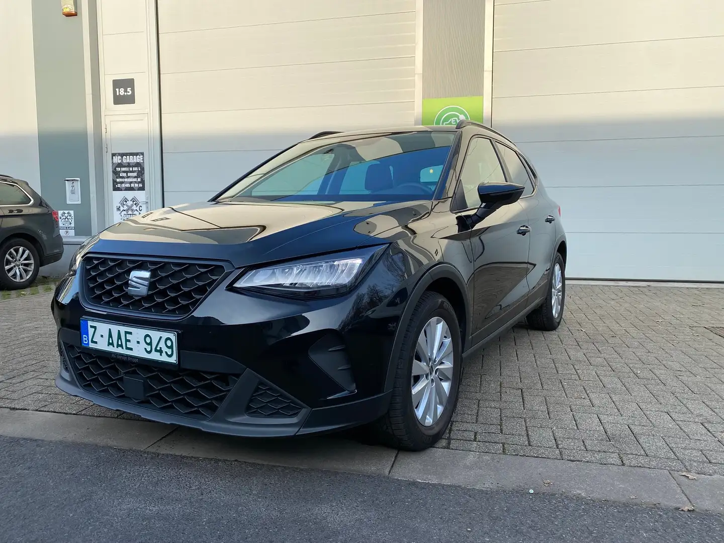 SEAT Arona Urban! | Alcantara | DAB | Appconnect ... Zwart - 1