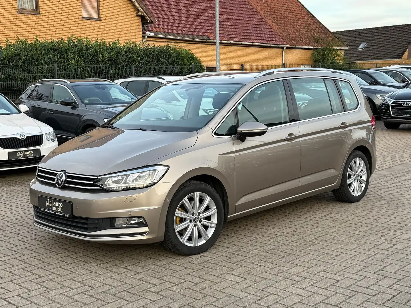 Volkswagen Touran Highline 1,4, DSG, LED, Kamera, Massage Beige - 1