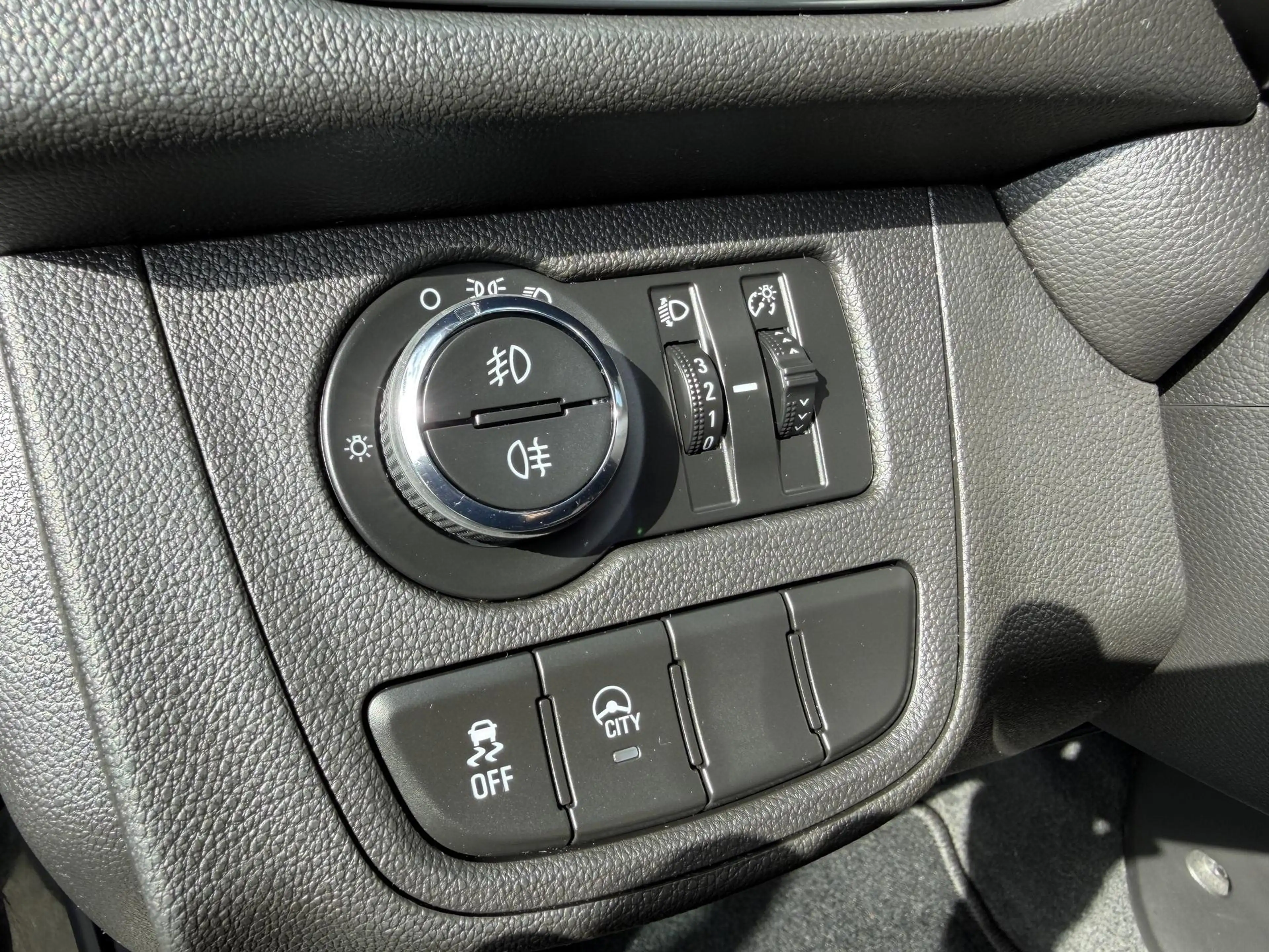 Opel Karl Rocks 1.0 54 kW (73 PS), Schalt. 5-Gang, Fronta... — photo 7