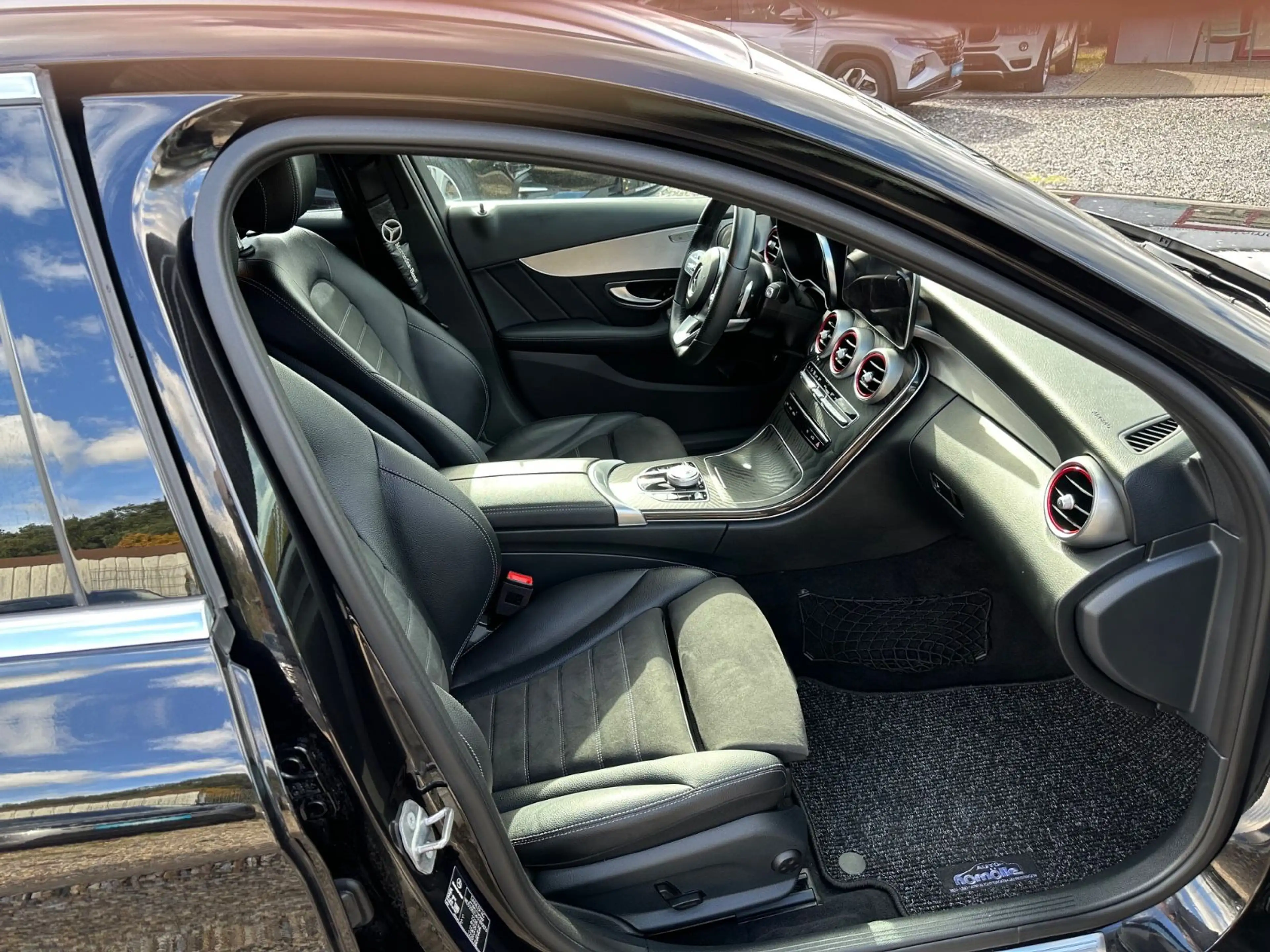 Mercedes-Benz C 220 d T AMG Line Distronic Navi LED Kamera AHK — photo 9